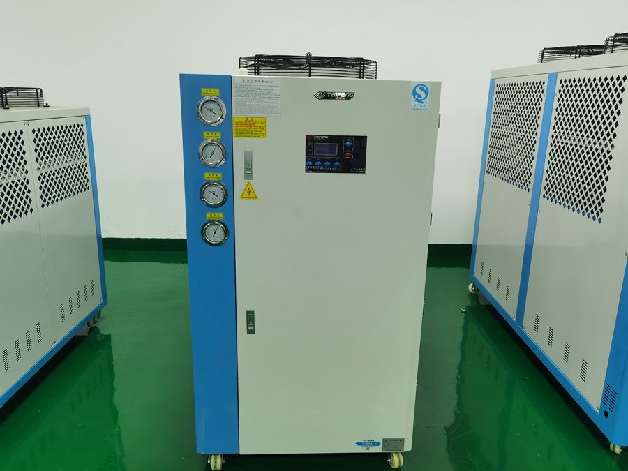 上海風冷螺桿式冷水機 上海風冷螺桿式冷水機